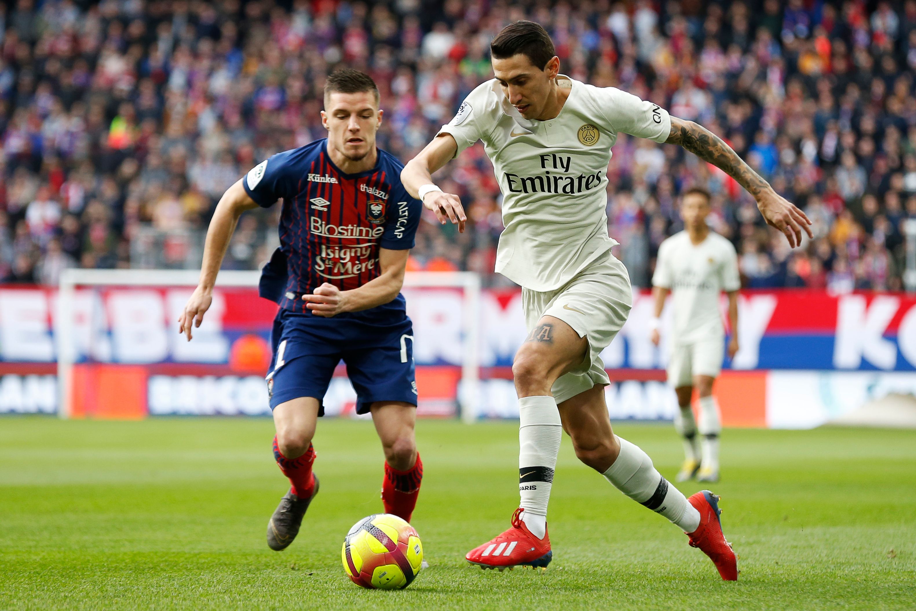 TA：阿森纳真正的隐患集中于防线；维拉的阵容几乎没容错空间（TA：阿森纳的薄弱点在防线；维拉阵容几乎无容错余地）