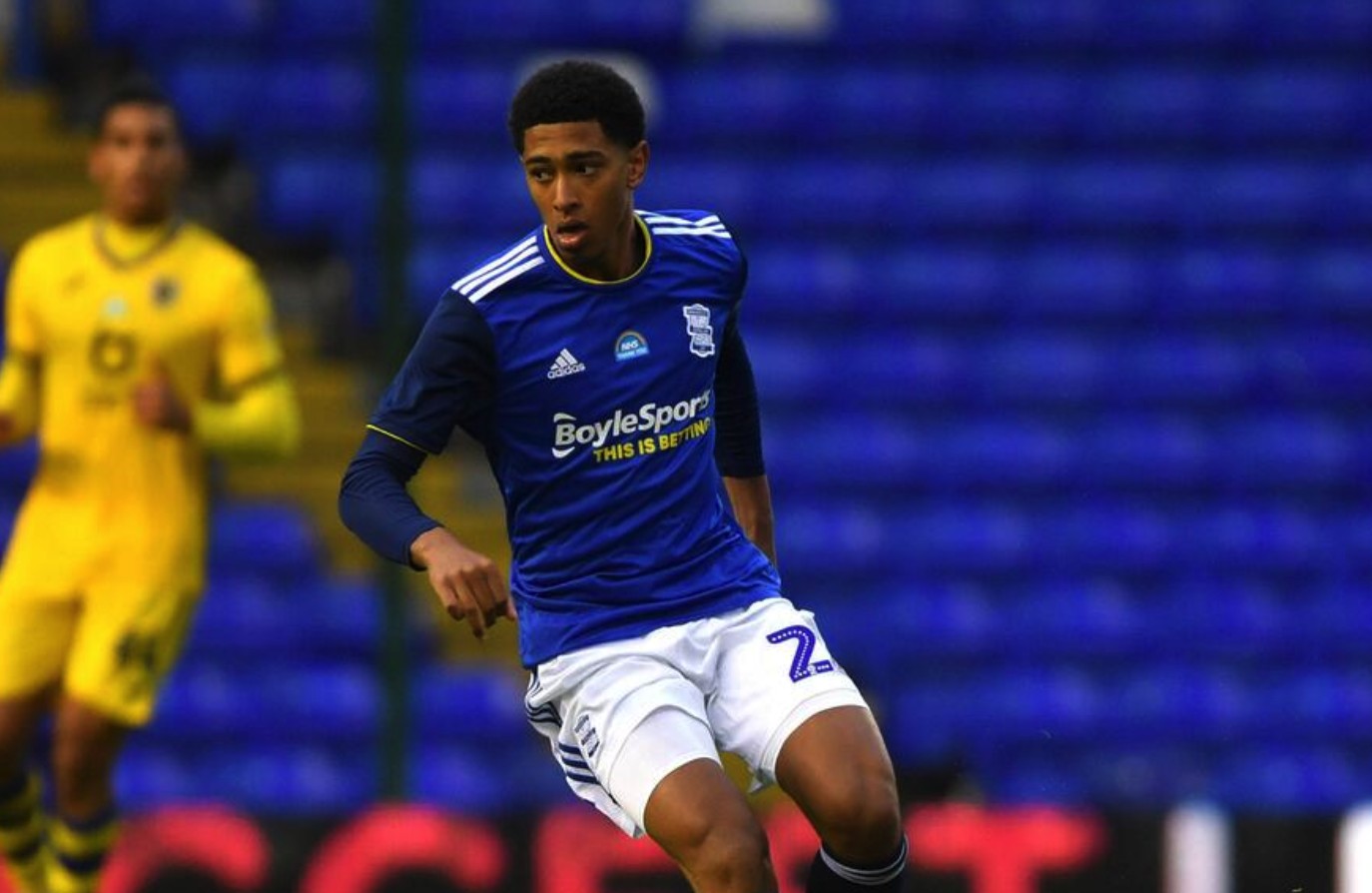 天空体育：齐尔克泽希望留在曼联，红魔也没有积极出售他（天空体育：齐尔克泽愿留曼联，红魔暂无出售意愿）