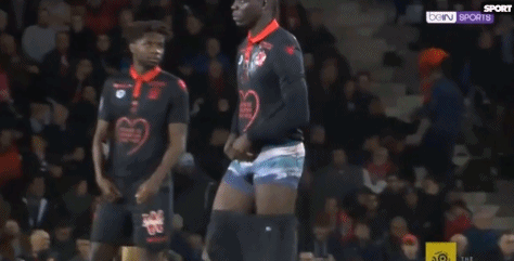 17-18赛季至今英超联赛后卫进球榜：范戴克21球第一（自17-18赛季以来英超后卫进球榜：范戴克以21球领跑）