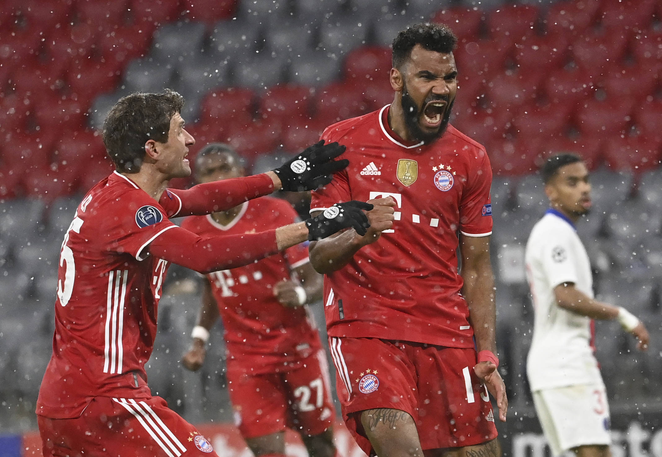 拜仁vs圣保利首发：凯恩领衔！迪亚斯、金玟哉、欧文在列（拜仁对阵圣保利首发公布：凯恩压阵，金玟哉、迪亚斯、欧文先发）