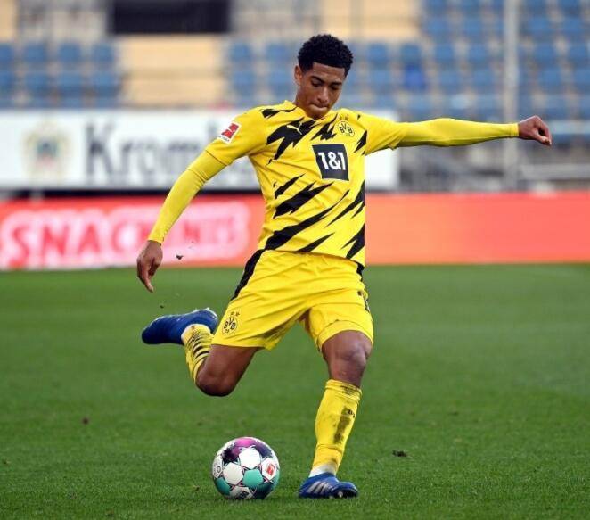 消息人士称，杰森·威尔科克斯再次力挺曼联签下这位“必须签下”的中场天才球员——（知情人：杰森·威尔科克斯再度力劝曼联签下这位必签的中场新星）