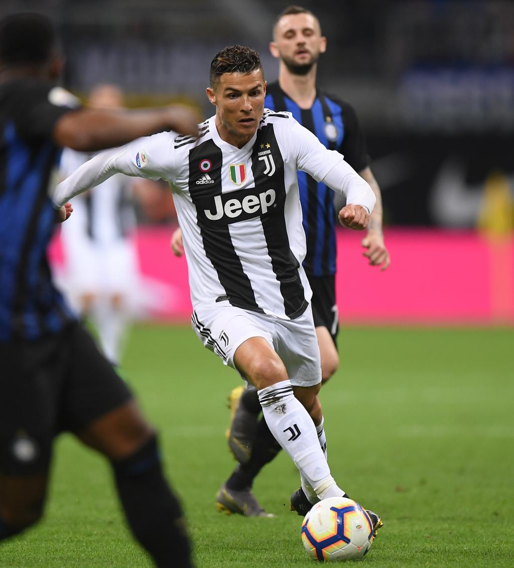 山东泰山推出官方授权球星卡，每盒售价698元