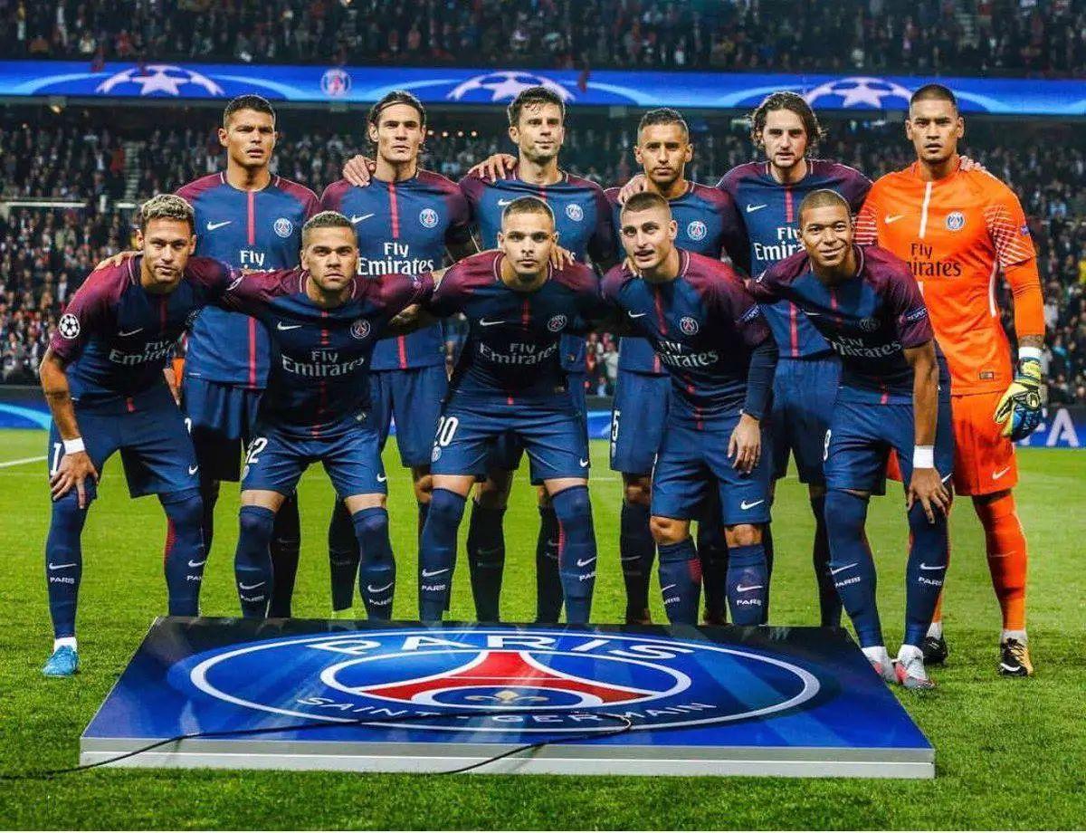 尤文发售圣诞节相关产品，毛衣售价39.9欧元，帽子16.9欧（尤文推出圣诞周边：毛衣39.9欧，帽子16.9欧）