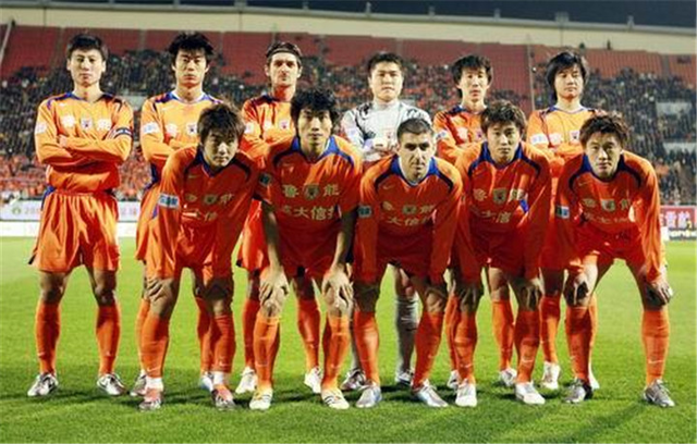 都灵vs克雷莫内塞：杜万-萨帕塔、切-亚当斯首发，瓦尔迪、奥代罗出战（都灵迎战克雷莫内塞：杜万·萨帕塔、切·亚当斯首发登场，瓦尔迪与奥代罗出战）