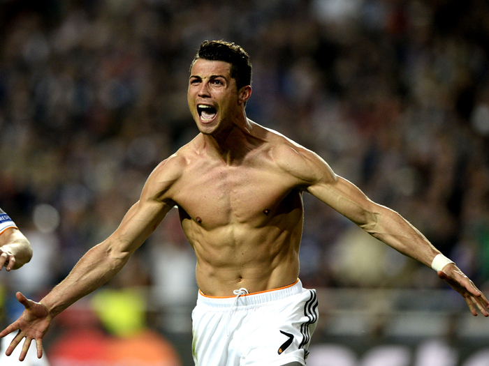 FC26欧冠黄金时刻卡：哈兰德、亚马尔、米利唐、埃斯特旺在列（FC26欧冠黄金时刻卡公布：哈兰德、亚马尔、米利唐、埃斯特旺入选）