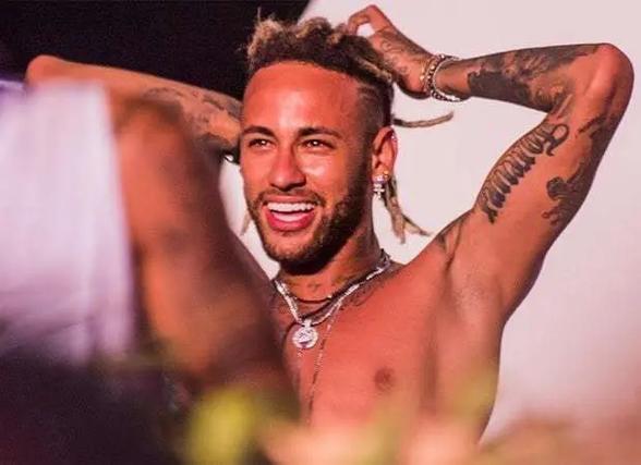 湖人板凳哑火半场仅得7分，马刺三大板凳合砍29分压制湖人（湖人替补熄火半场仅7分，马刺三替补合力轰29分占上风）