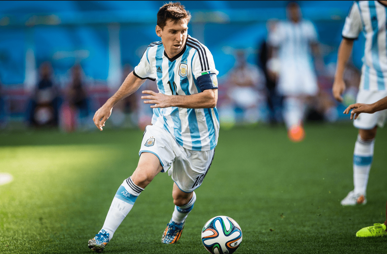 记者：贝蒂斯续约伊斯科基本敲定；未来几天或官宣佩工续约（记者：贝蒂斯已基本敲定伊斯科续约，佩工续约或将于近日官宣）