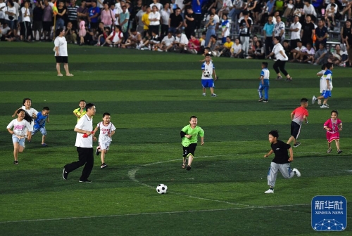 斯洛特：我们花了钱就得收回一些钱，俱乐部去年有一大笔利润（斯洛特：投入之后要回收资金，俱乐部去年盈利丰厚）