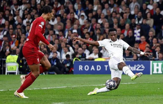 爱尔兰英雄帕罗特含泪接受采访：这就是我们热爱足球的原因（爱尔兰英雄帕罗特哽咽受访：这正是我们钟爱足球的缘由）