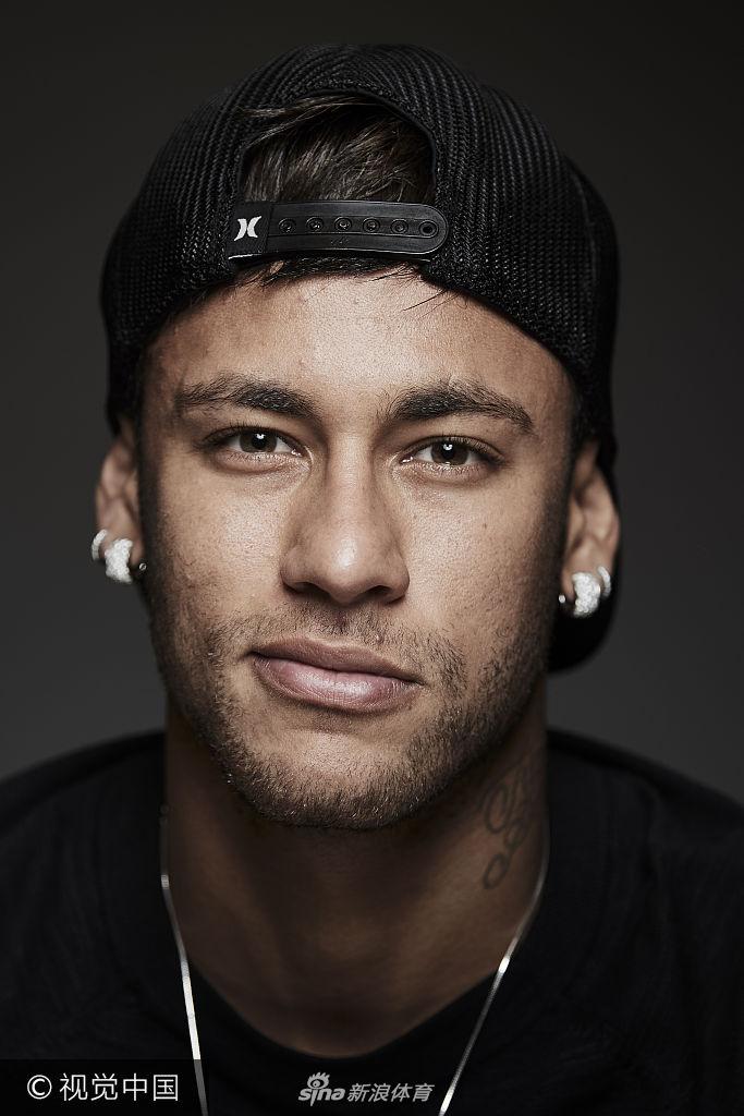 记者：西海岸外援戴维森返回巴西接受鼻梁手术，恢复期3个月（记者称西海岸外援戴维森回巴西进行鼻梁手术，预计三个月康复）