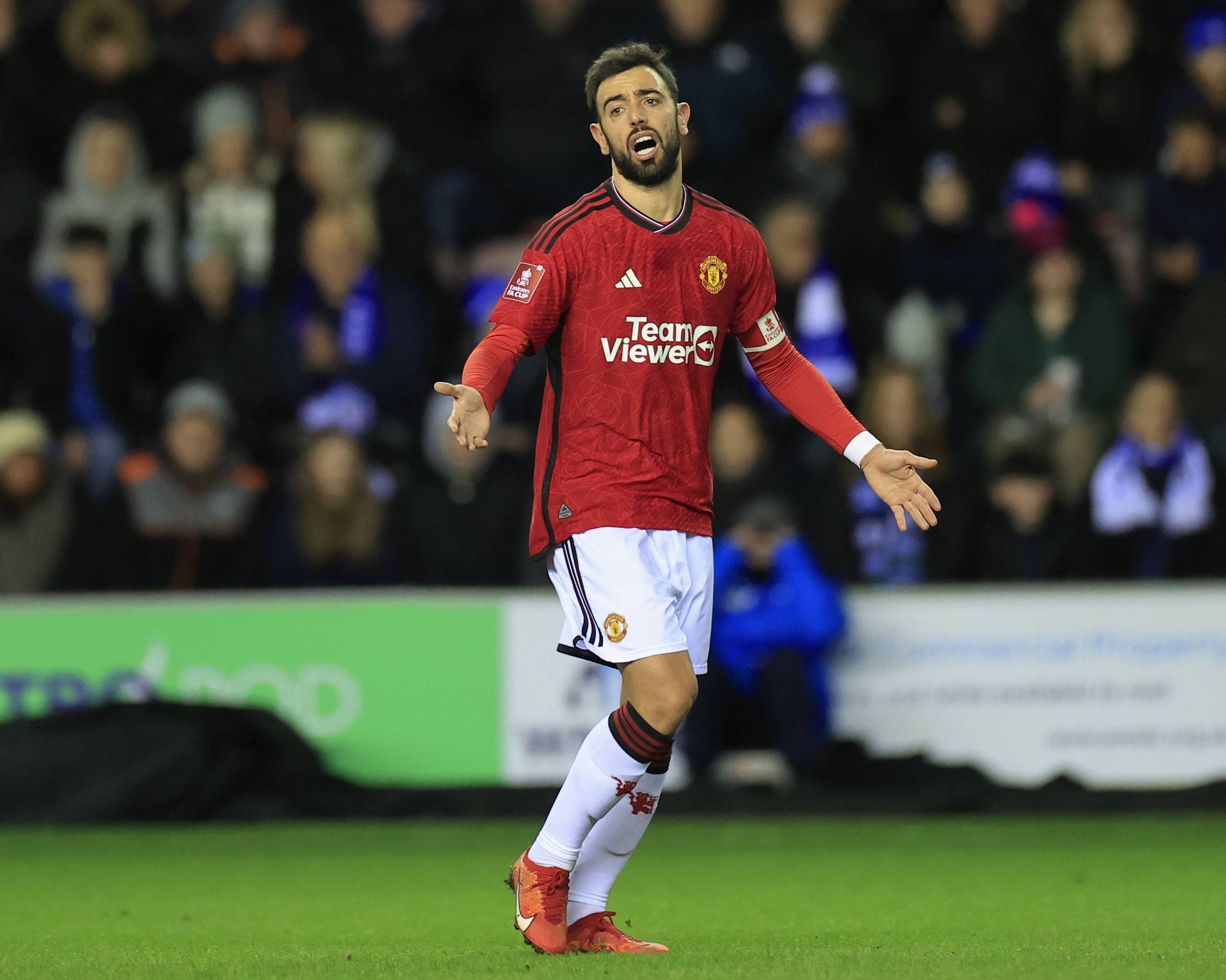 张镇麟最新训练！跑沙滩强化多点，若痊愈+阵容补强可再冲总决赛（张镇麟训练新进展：沙滩跑全面强化，若伤愈叠加补强，仍有望再闯总决赛）