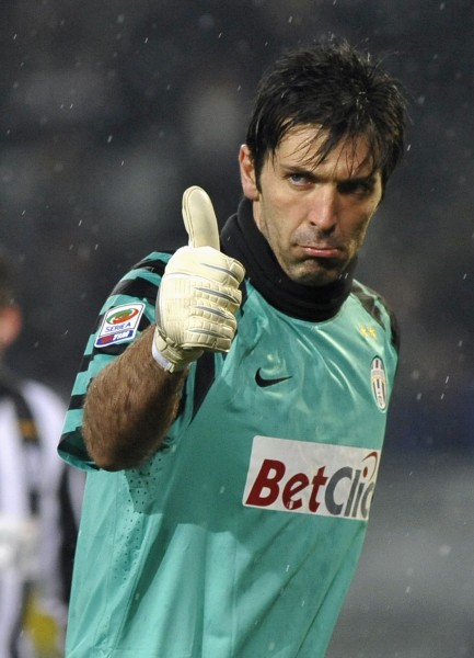 克林斯曼：看好葡萄牙夺得世界杯；希望内马尔为巴西出战（克林斯曼看好葡萄牙问鼎世界杯，盼内马尔为巴西披挂上阵）