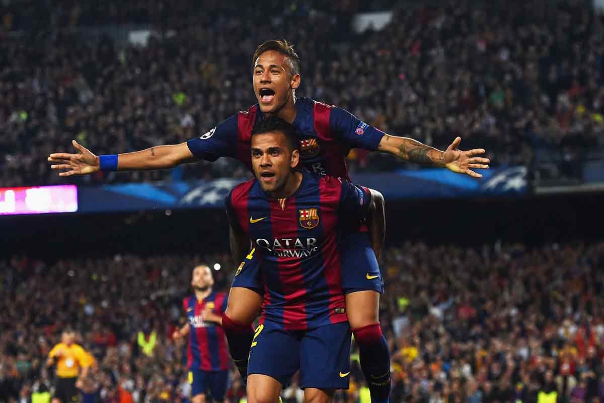 巴萨后防失误不断（巴萨防线频频出错）